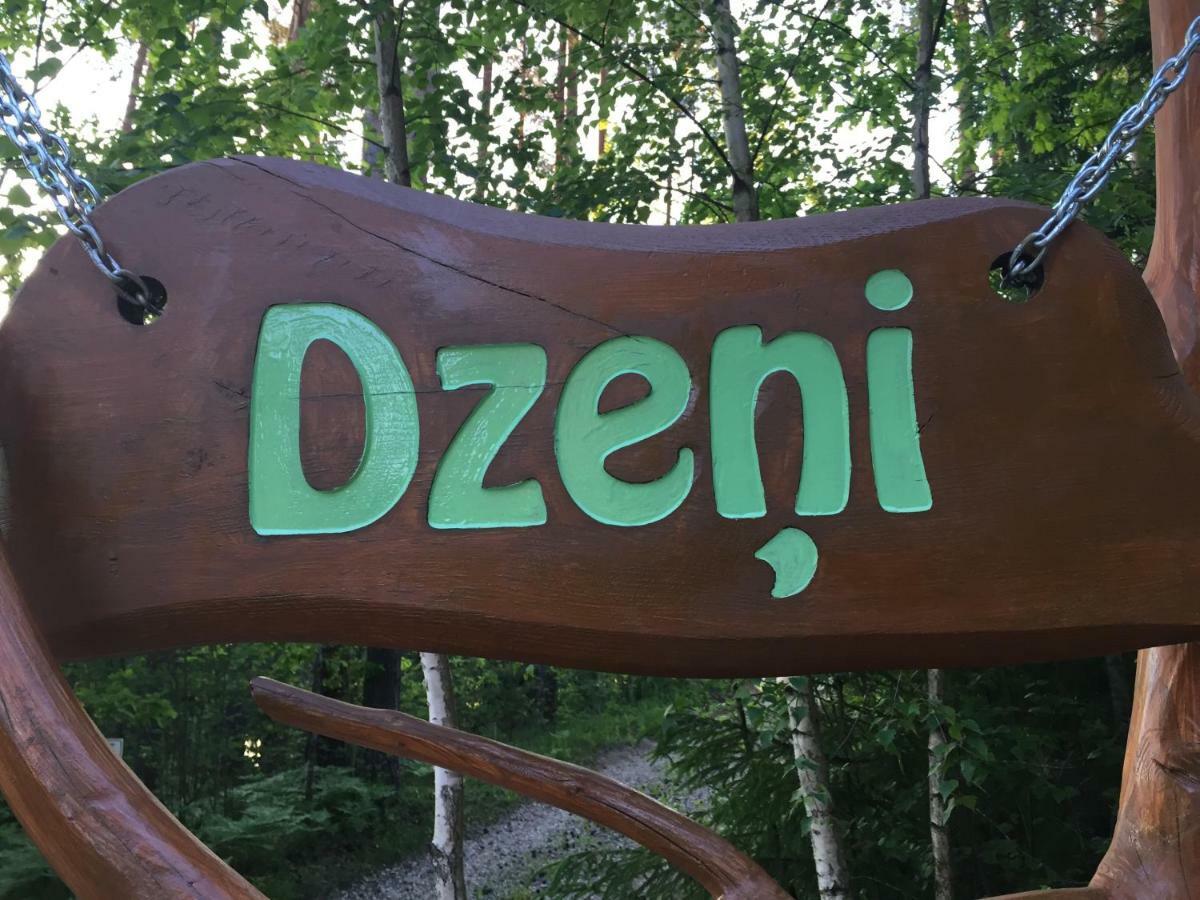 Dzeni Guest House Amatciems Eksteriør bilde